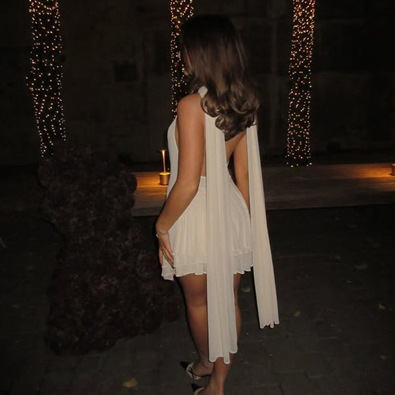 Neckholder-Kleid mit tiefem Ausschnitt