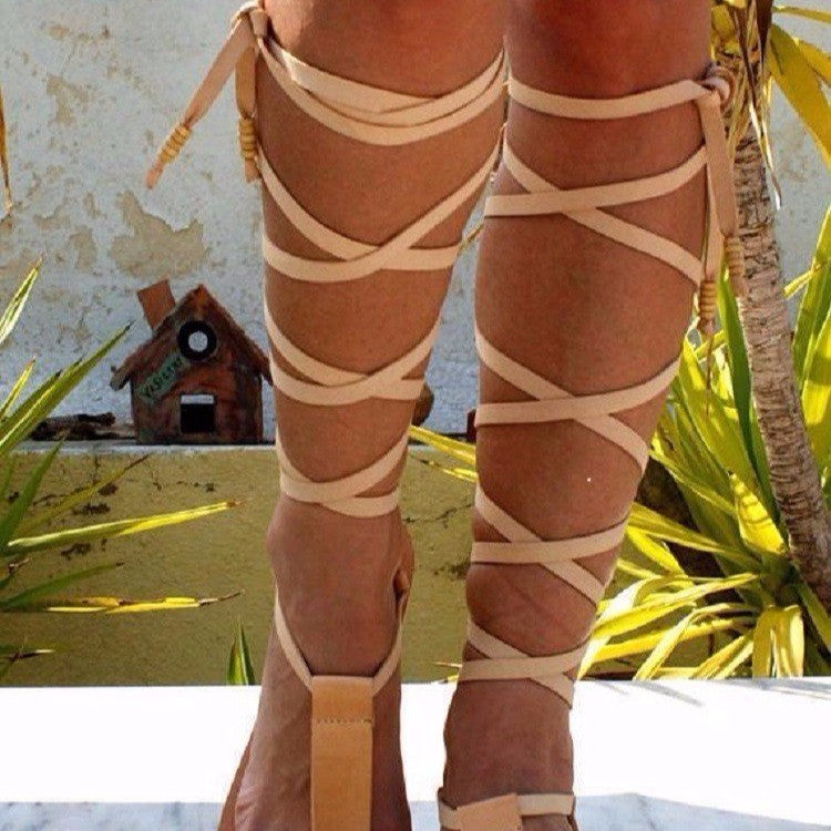 Sandalen mit Schnürung