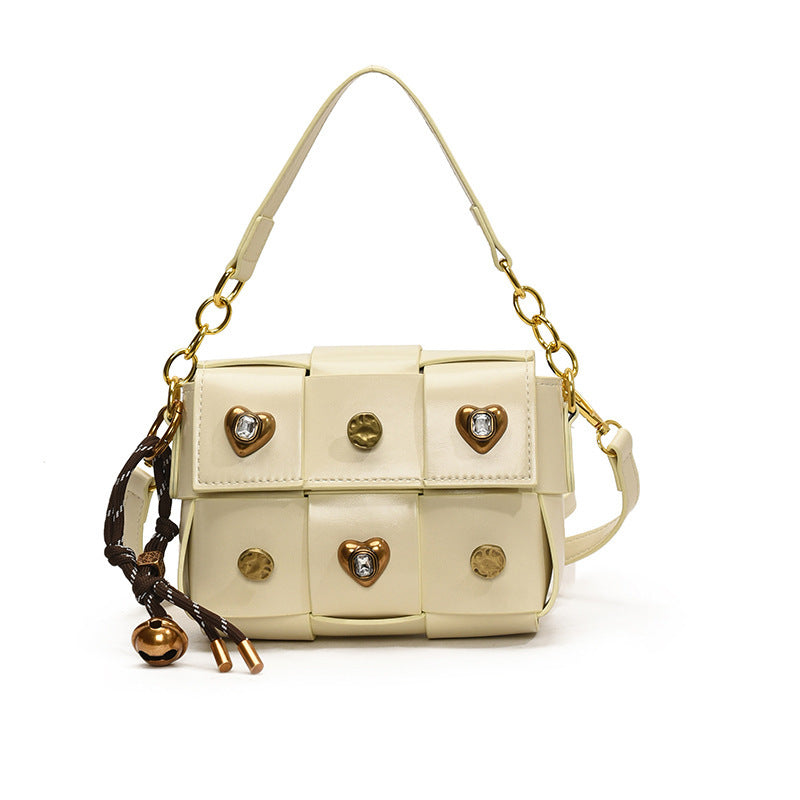 Handtasche mit Steinen