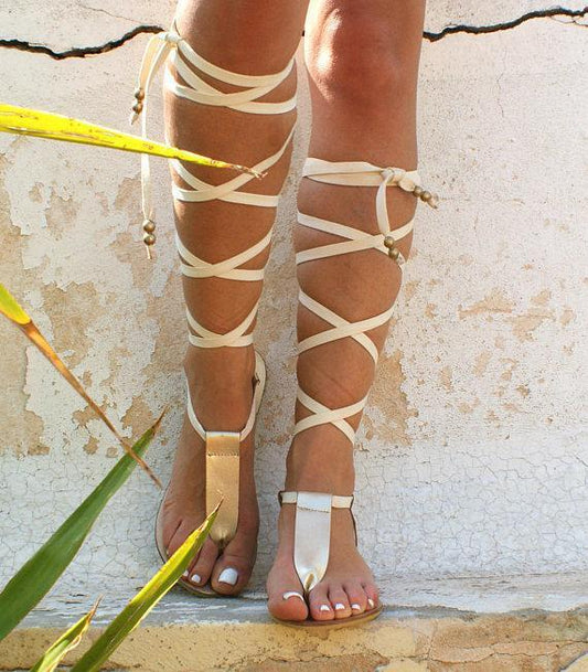 Sandalen mit Schnürung