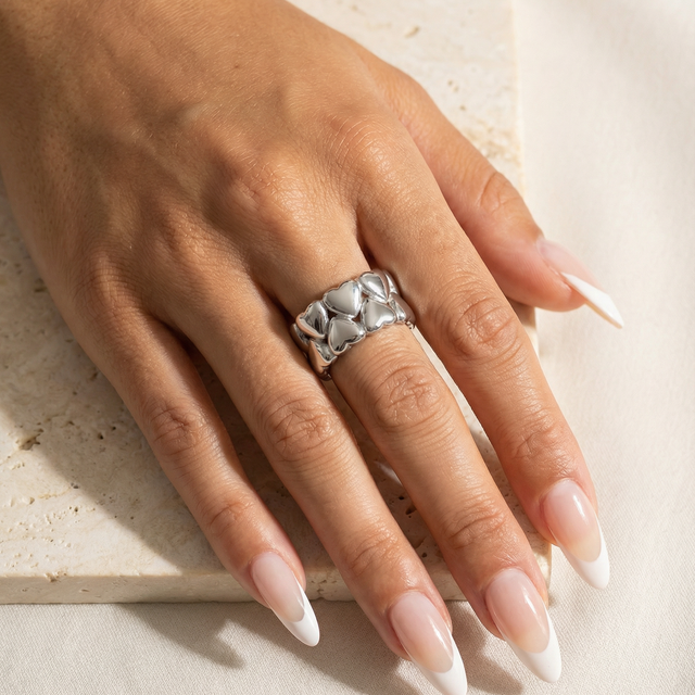 Hearts Band Ring