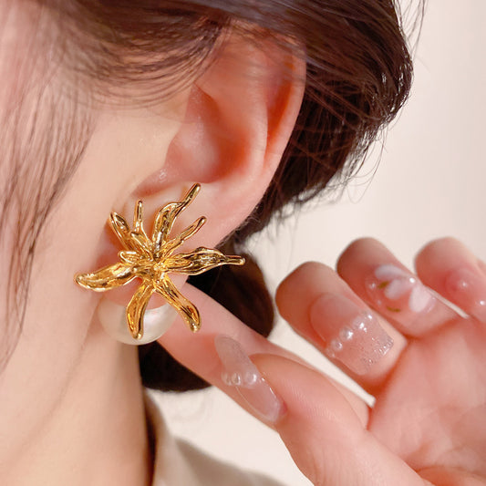 Metallblume Perlen Ohrringe