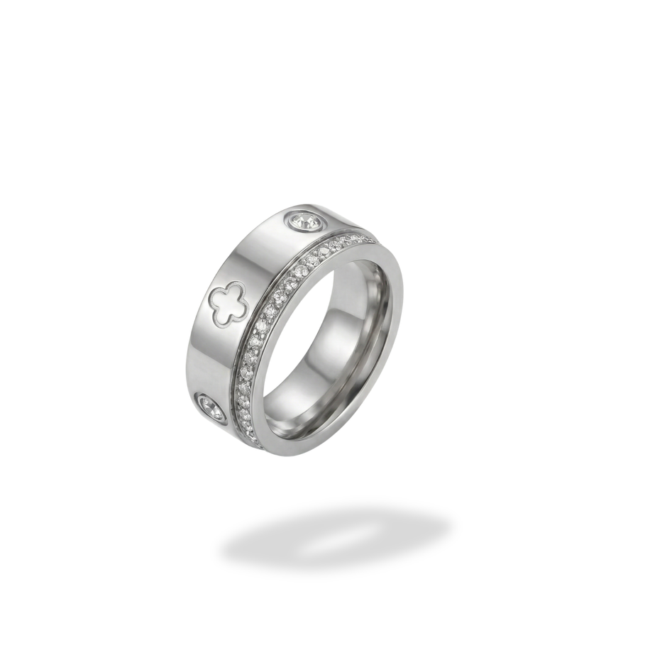 Clover Ring