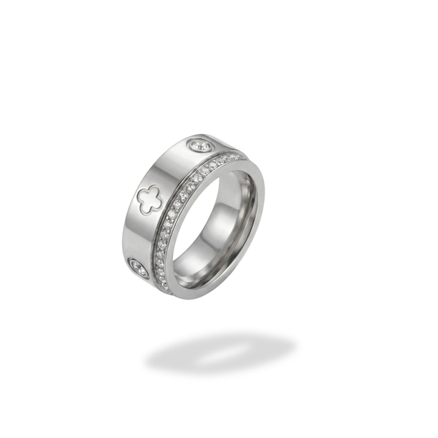 Clover Ring
