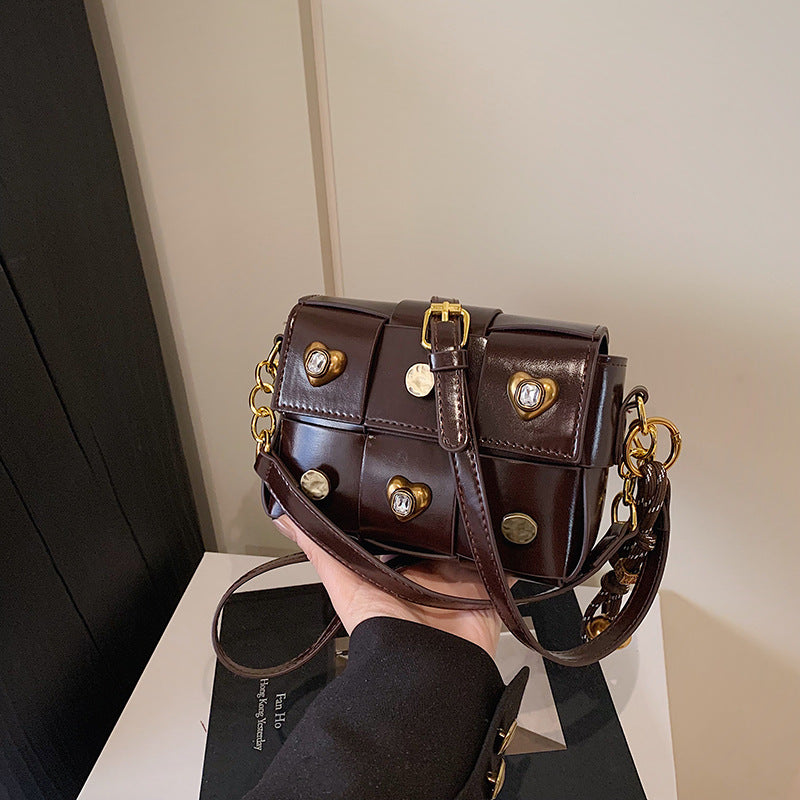 Handtasche mit Steinen