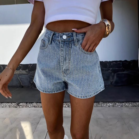 Jeans Shorts mit Glitzertsteinen